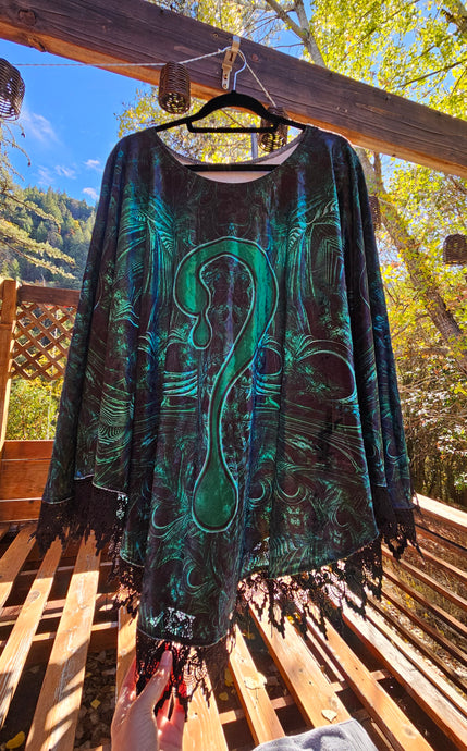 Meganeuropsis x Dripper Crushed Velvet Pullover Shawl