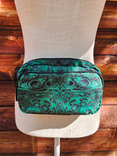 Meganeuropsis Fanny Pack