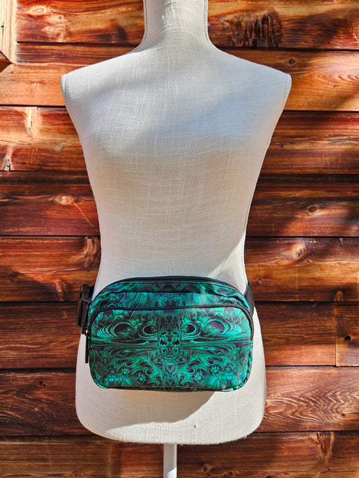 Meganeuropsis Fanny Pack