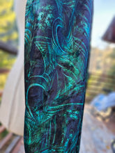 Meganeuropsis Velvet Hooded Pashmina