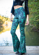 Meganeuropsis Bell Leggings